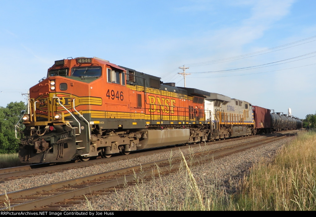 BNSF 4946 East